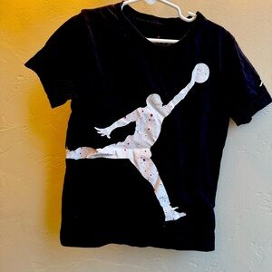 Boys Nike Jordan T size M 5/6 yo soft cotton, black white